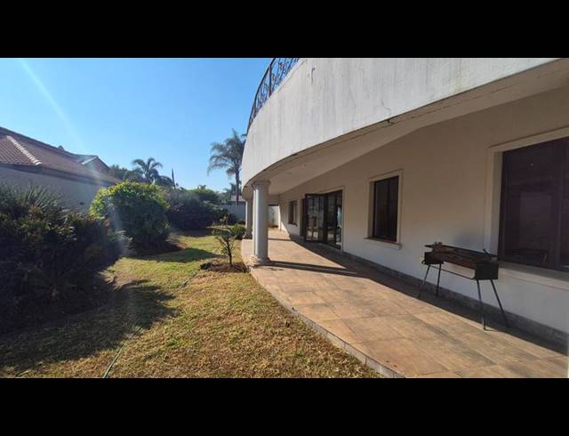 5 BEDROOM HOUSE FOR SALE IN RASLOUW
